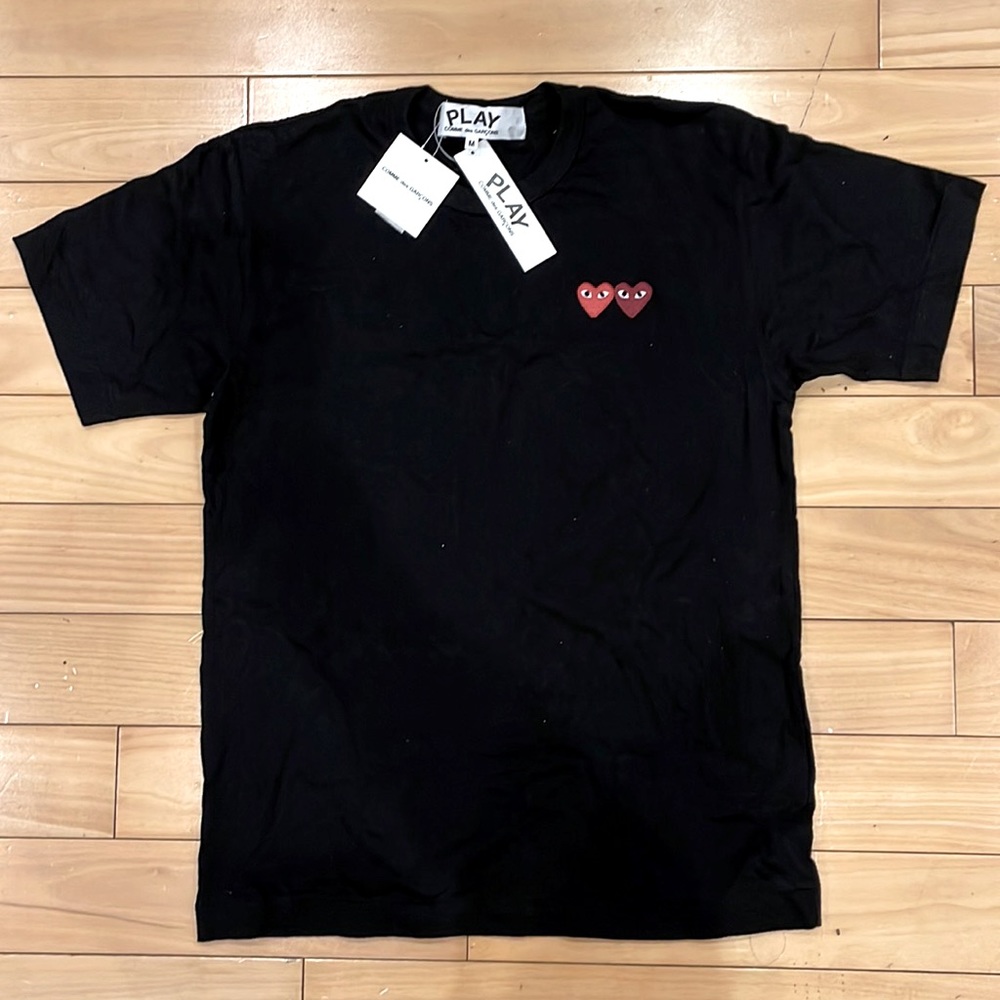 NWT COMME DES GARÇONS PLAY SHORT SLEEVE SHIRT